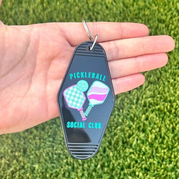 Handmade Pickleball Motel Keychain – Retro Sporty Vibes - Picture 4 of 10
